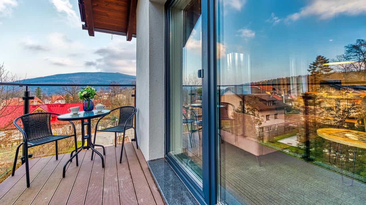 Apartamenty Vip Centrum - Wczasowa 17 By Royal Aparts Swieradow-Zdroj Bagian luar foto